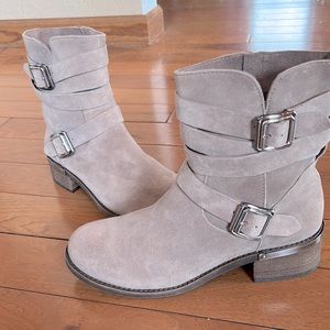 Brand New Vince Camuto Tan Suede Boots!